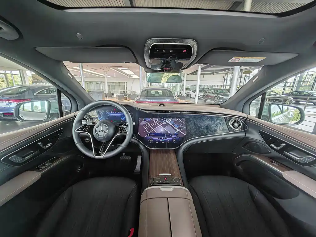 Mercedes-Benz EQS SUV — фото 8