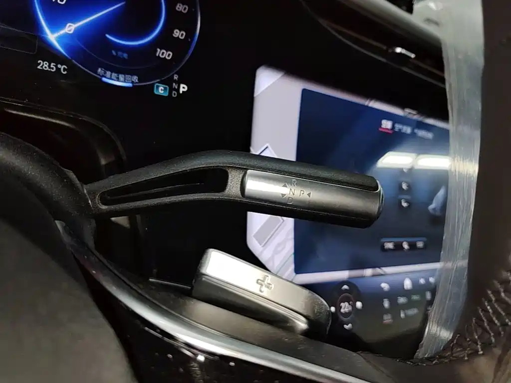 Mercedes-Benz EQS SUV — фото 14