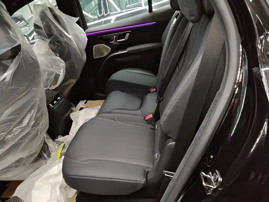 Mercedes-Benz EQS SUV — фото 17