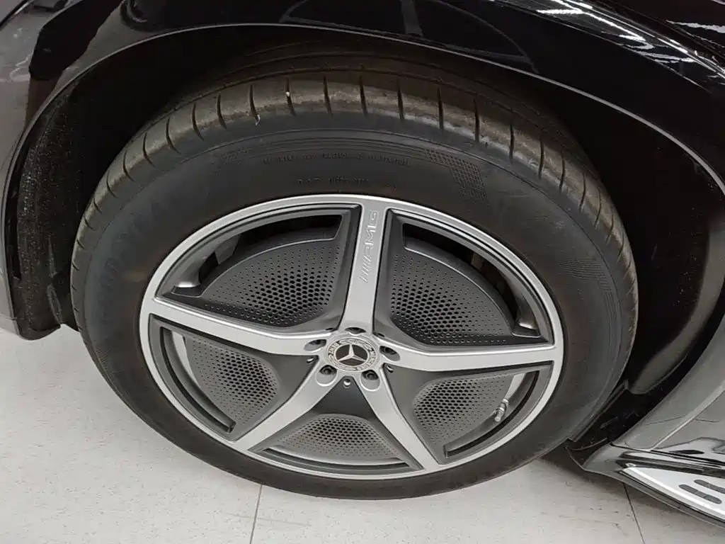 Mercedes-Benz EQS SUV — фото 23