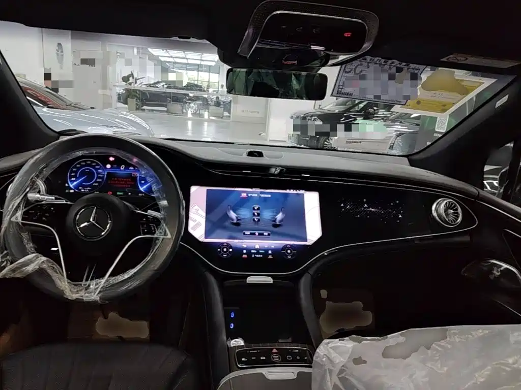 Mercedes-Benz EQS SUV — фото 10