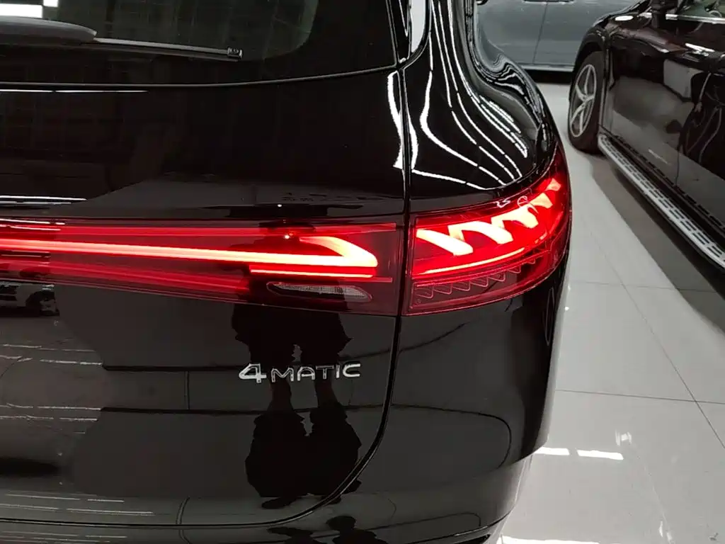 Mercedes-Benz EQS SUV — фото 8