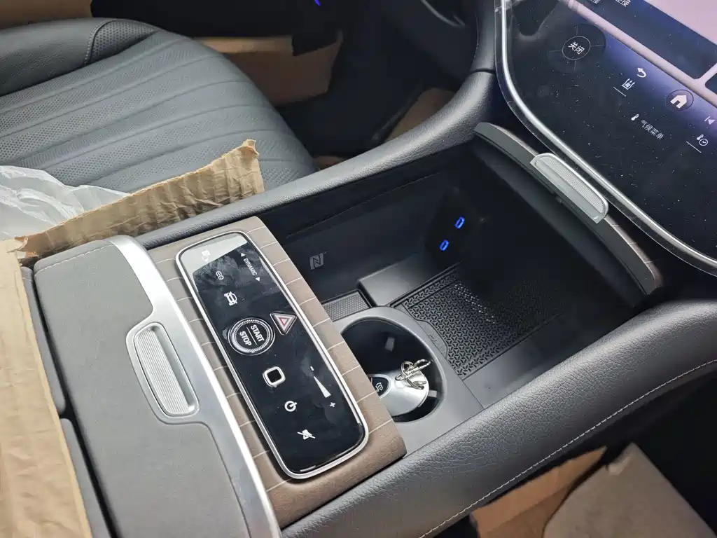 Mercedes-Benz EQS SUV — фото 21