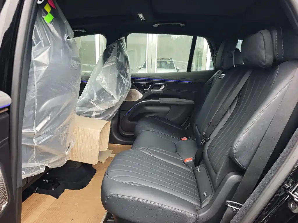 Mercedes-Benz EQS SUV — фото 29