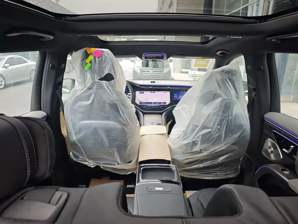 Mercedes-Benz EQS SUV — фото 30