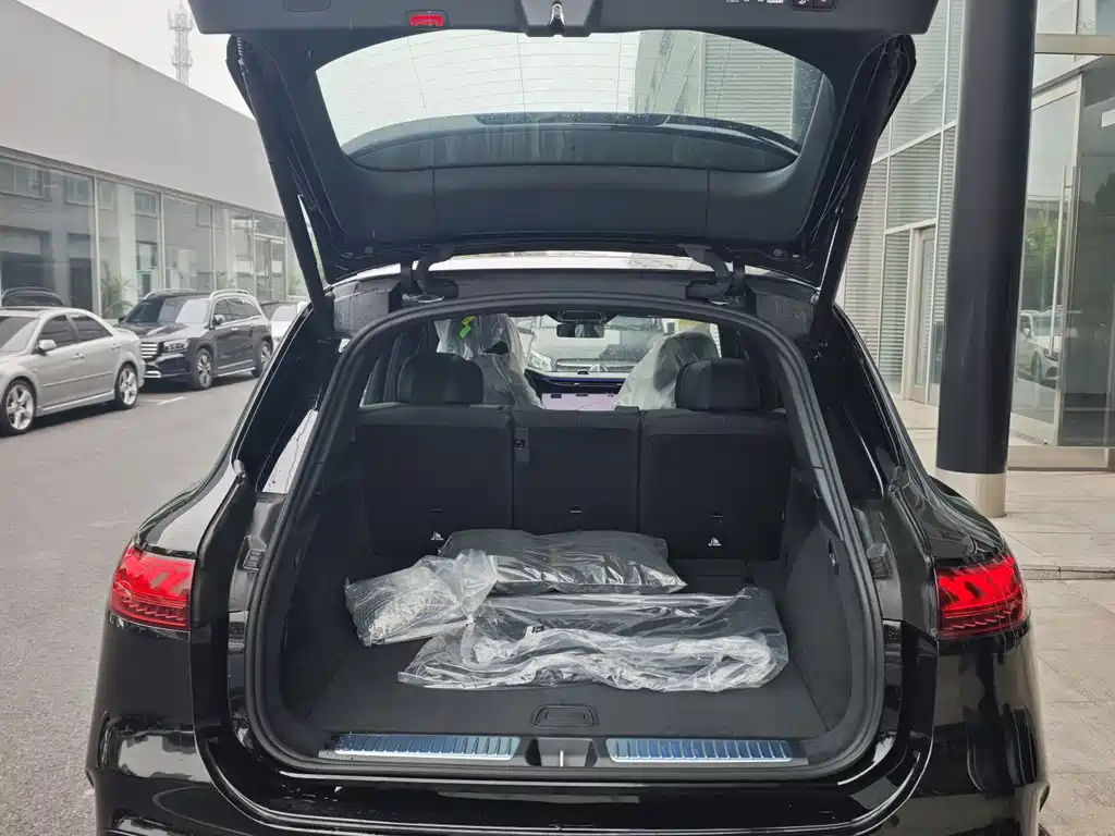 Mercedes-Benz EQS SUV — фото 31