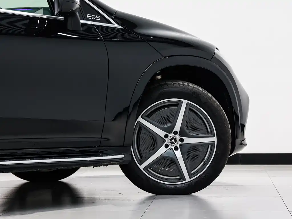 Mercedes-Benz EQS — фото 17