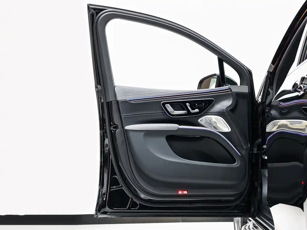 Mercedes-Benz EQS — фото 10