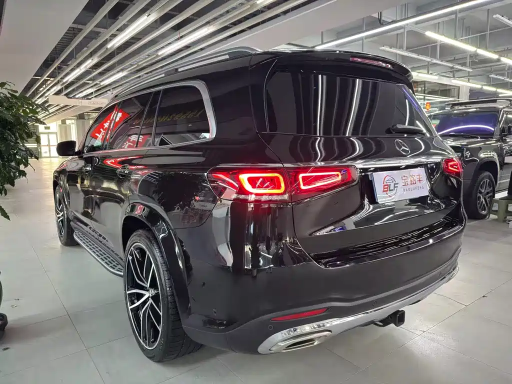 Mercedes-Benz GLS — фото 15