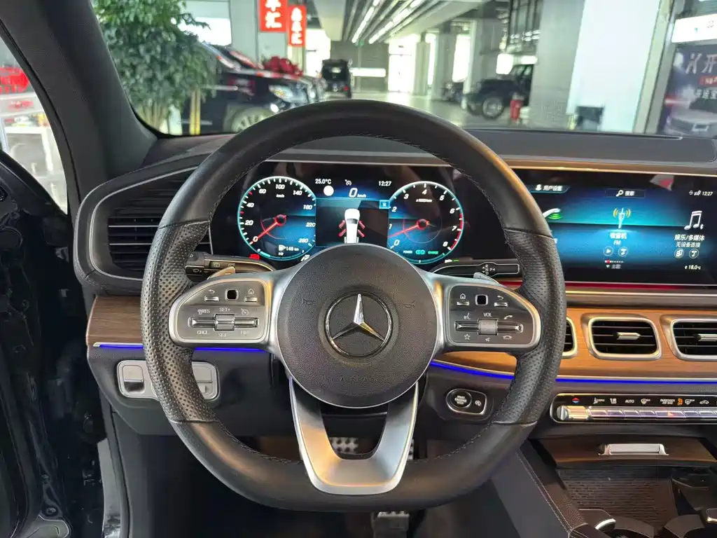 Mercedes-Benz GLS — фото 8