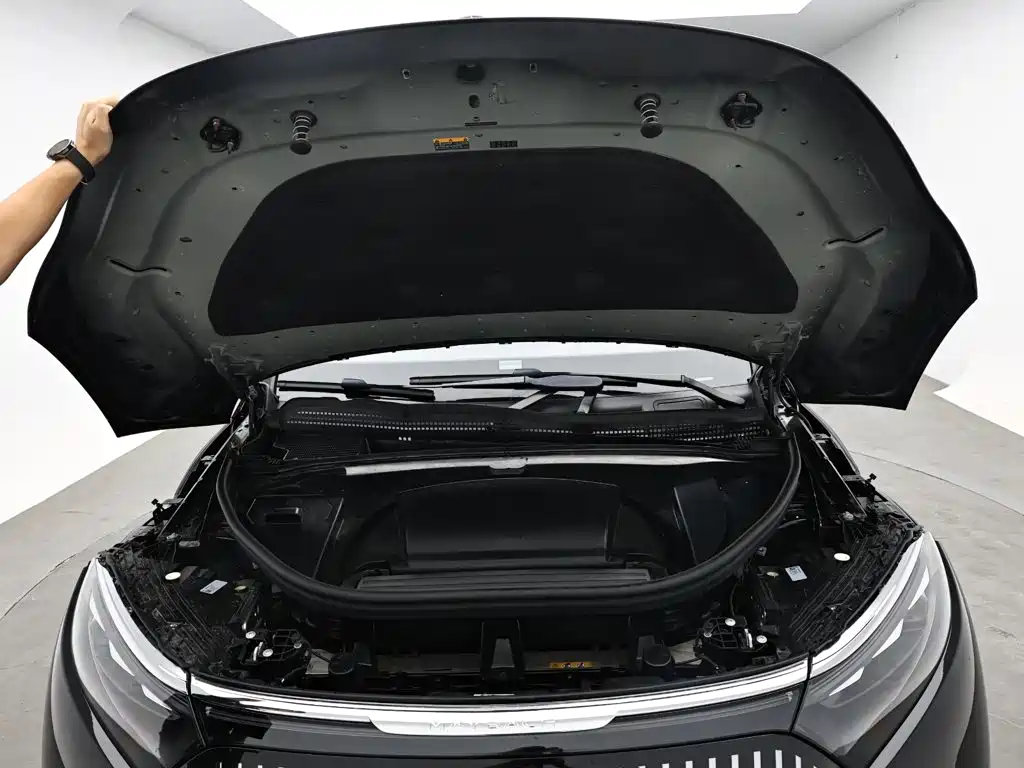 Mercedes-Benz EQS SUV — фото 17