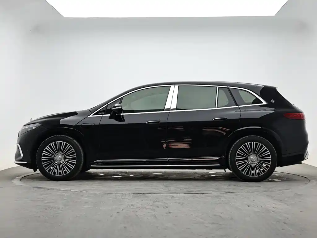 Mercedes-Benz EQS SUV — фото 6