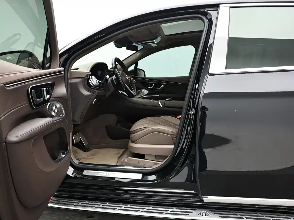 Mercedes-Benz EQS SUV — фото 9