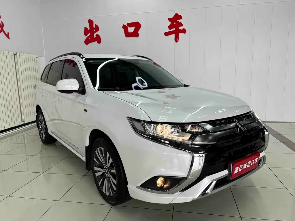 Mitsubishi Outlander — фото 3