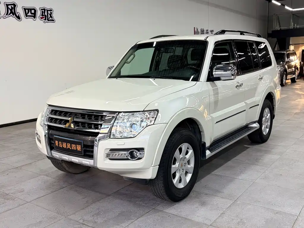 Mitsubishi Pajero (Import) — фото 2