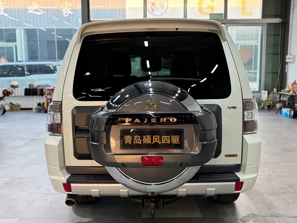 Mitsubishi Pajero (Import) — фото 4