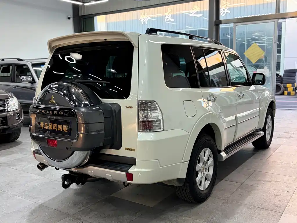 Mitsubishi Pajero (Import) — фото 5