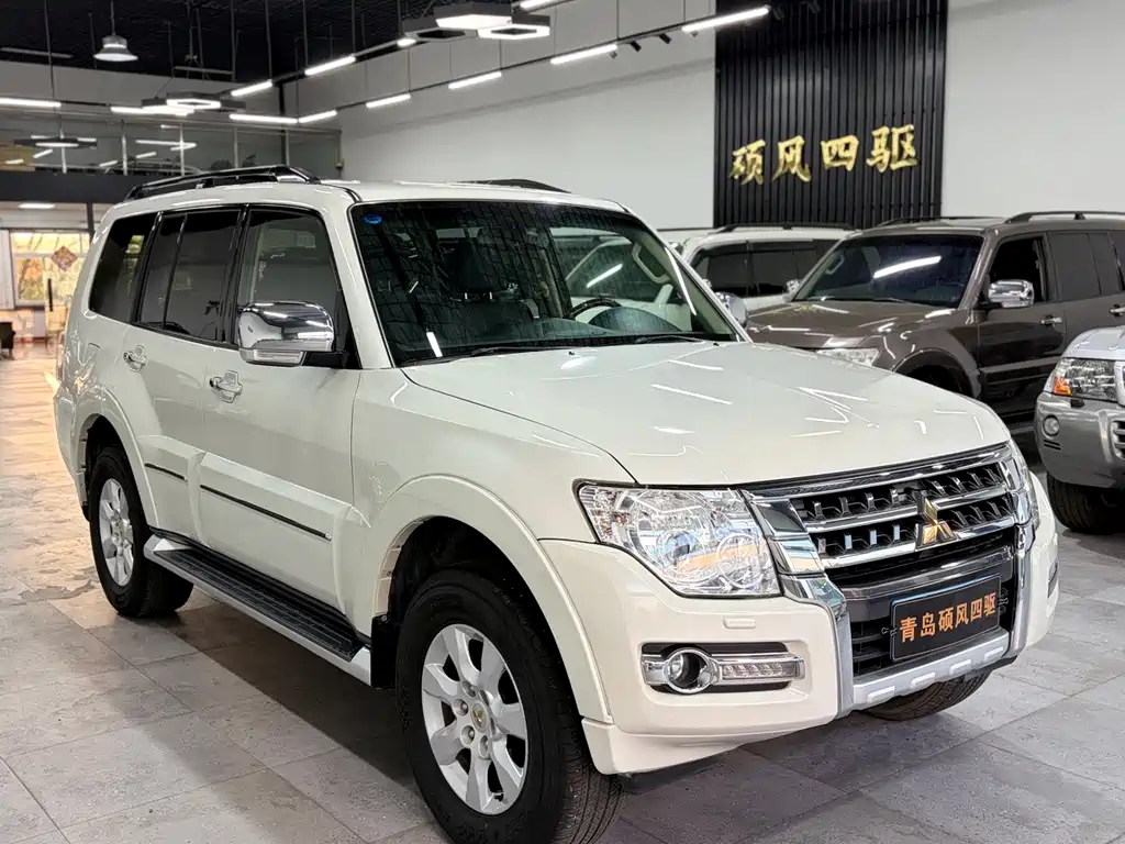 Mitsubishi Pajero (Import) — фото 6