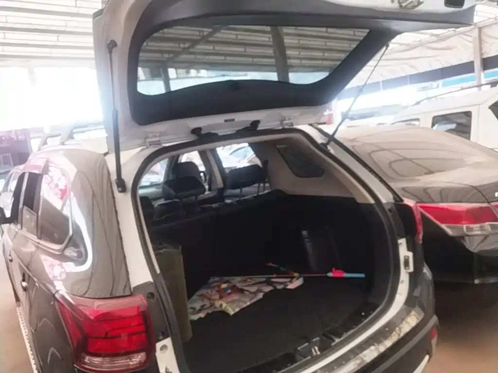 Mitsubishi Outlander — фото 19