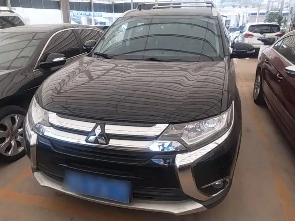 Mitsubishi Outlander — фото 3
