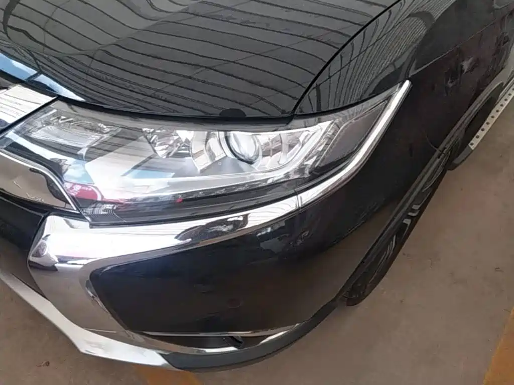 Mitsubishi Outlander — фото 24
