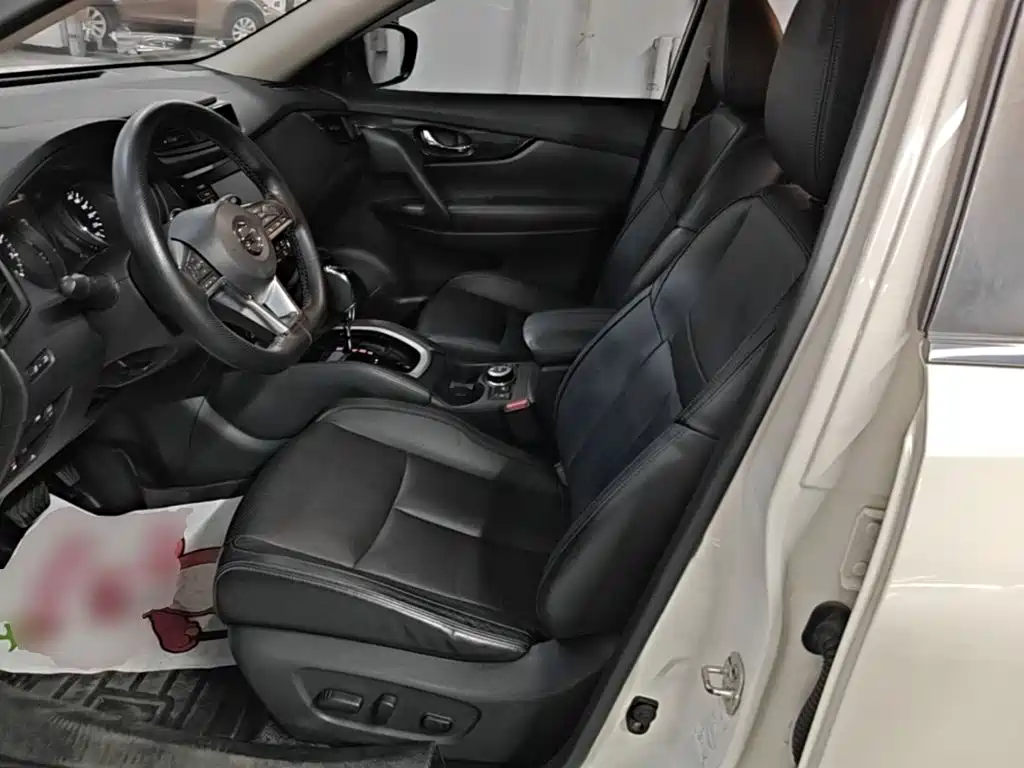 Nissan X-Trail — фото 15