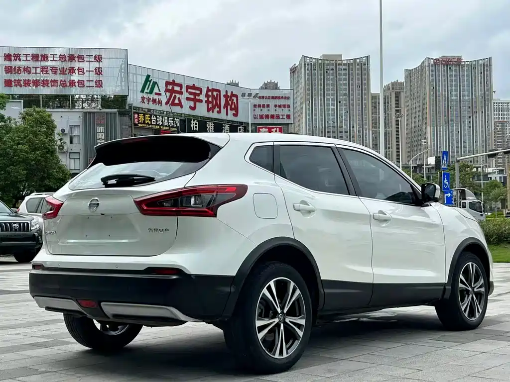 Nissan Qashqai — фото 5