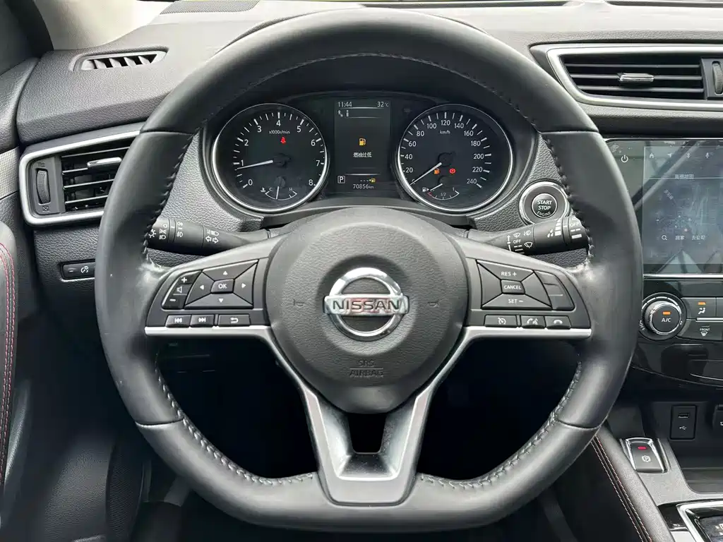 Nissan Qashqai — фото 9