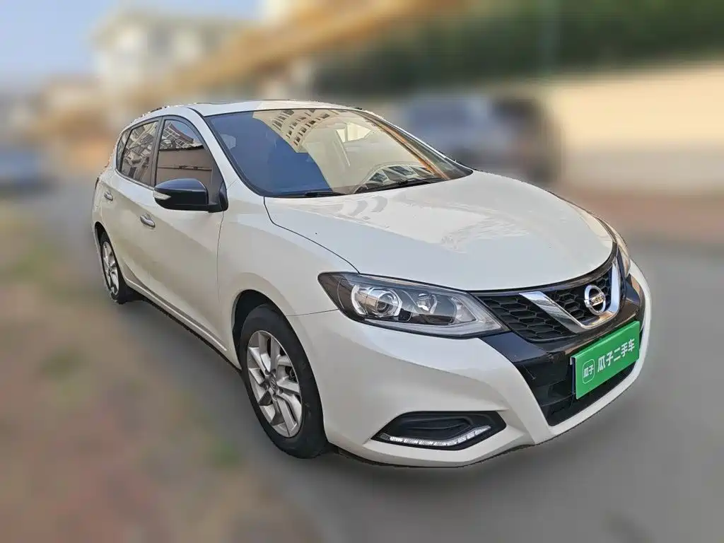 Nissan Tiida — фото 3