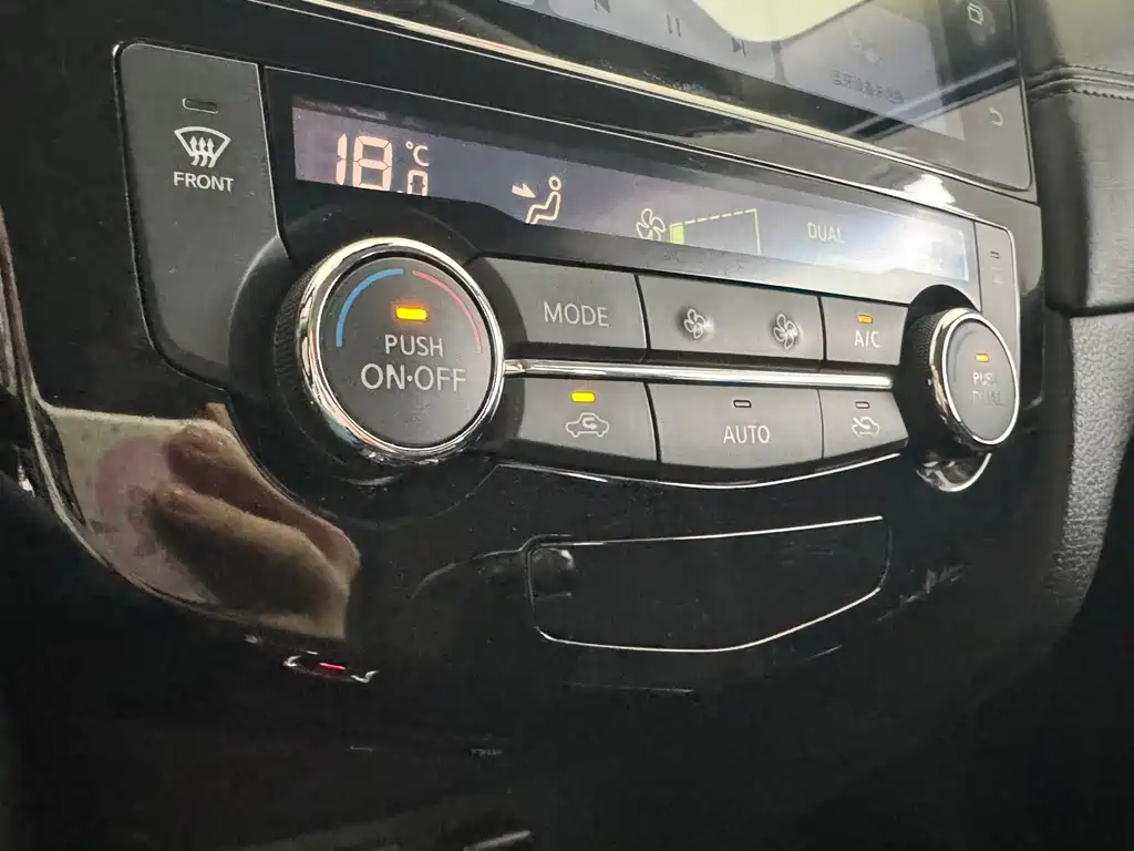 Nissan X-Trail — фото 13