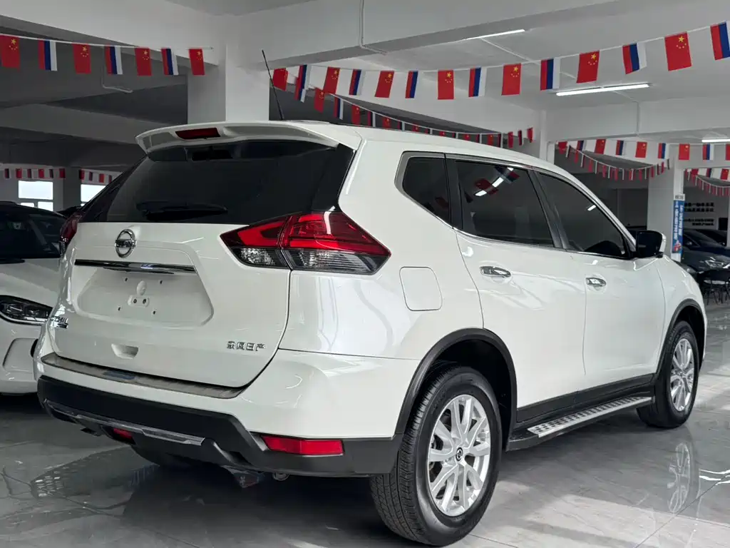 Nissan X-Trail — фото 4