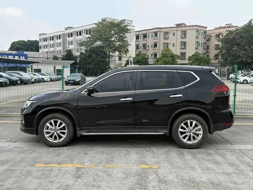 Nissan X-Trail — фото 4