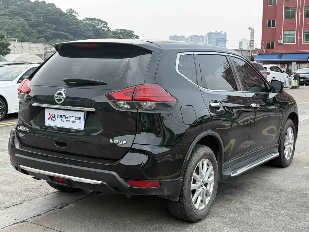 Nissan X-Trail — фото 10