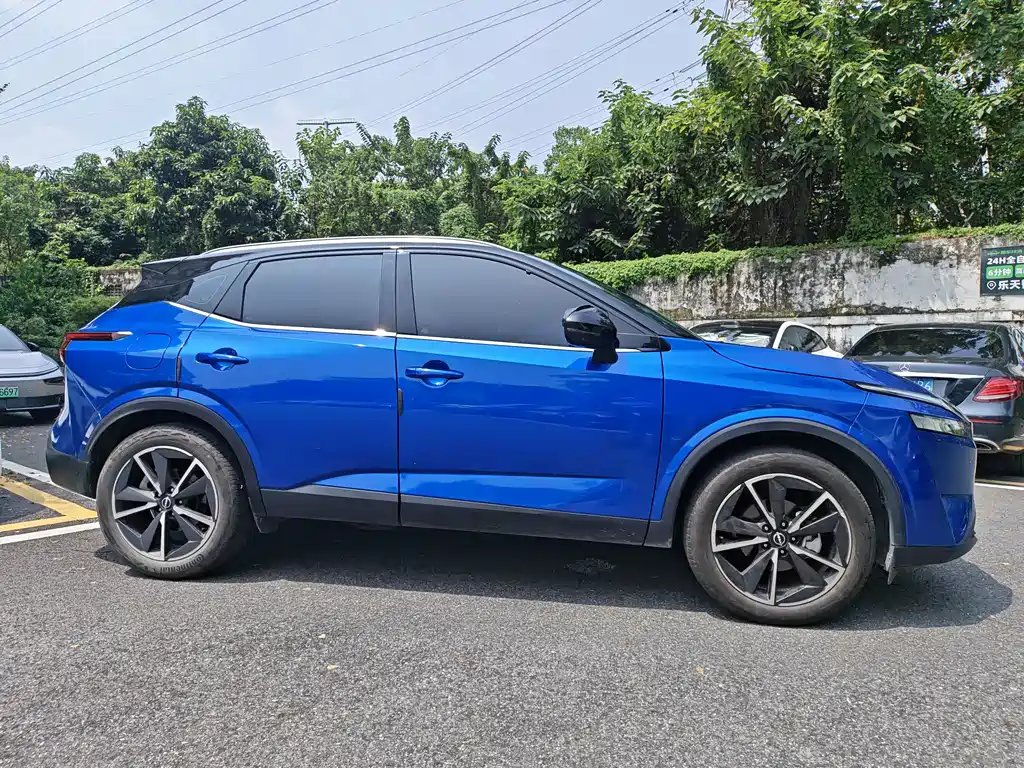 Nissan Qashqai — фото 7