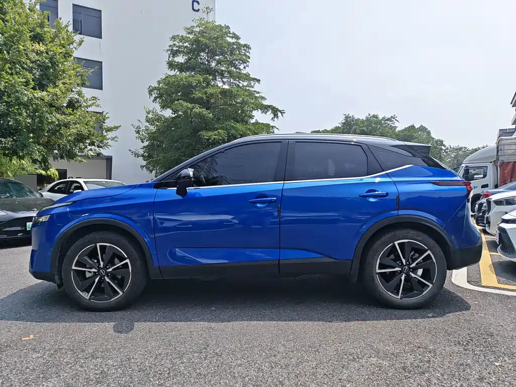 Nissan Qashqai — фото 8