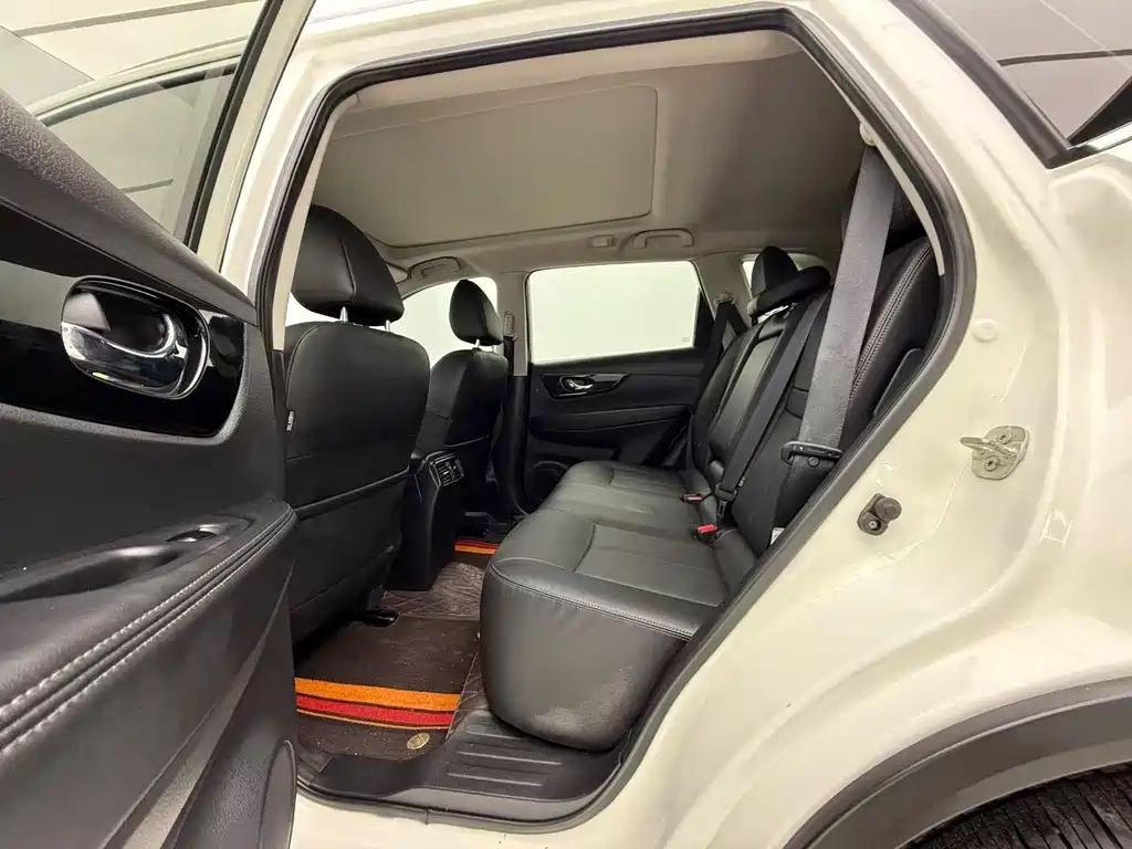 Nissan X-Trail — фото 20