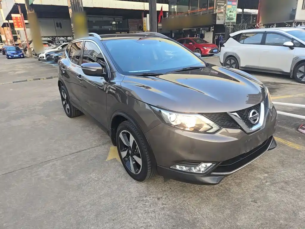 Nissan Qashqai — фото 4