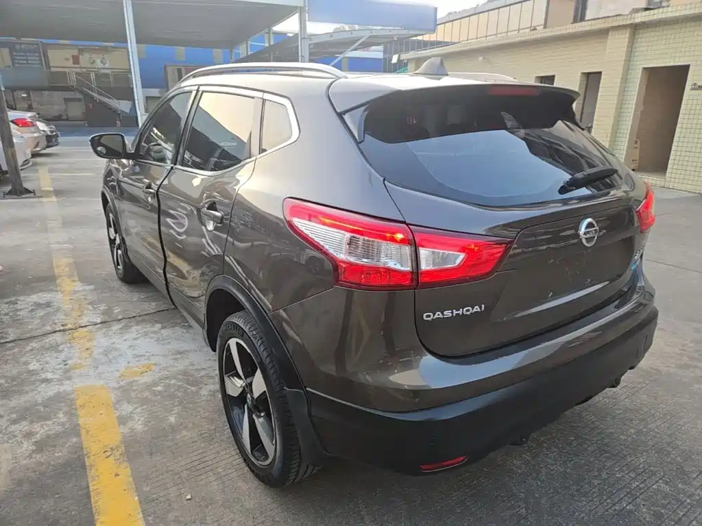 Nissan Qashqai — фото 5