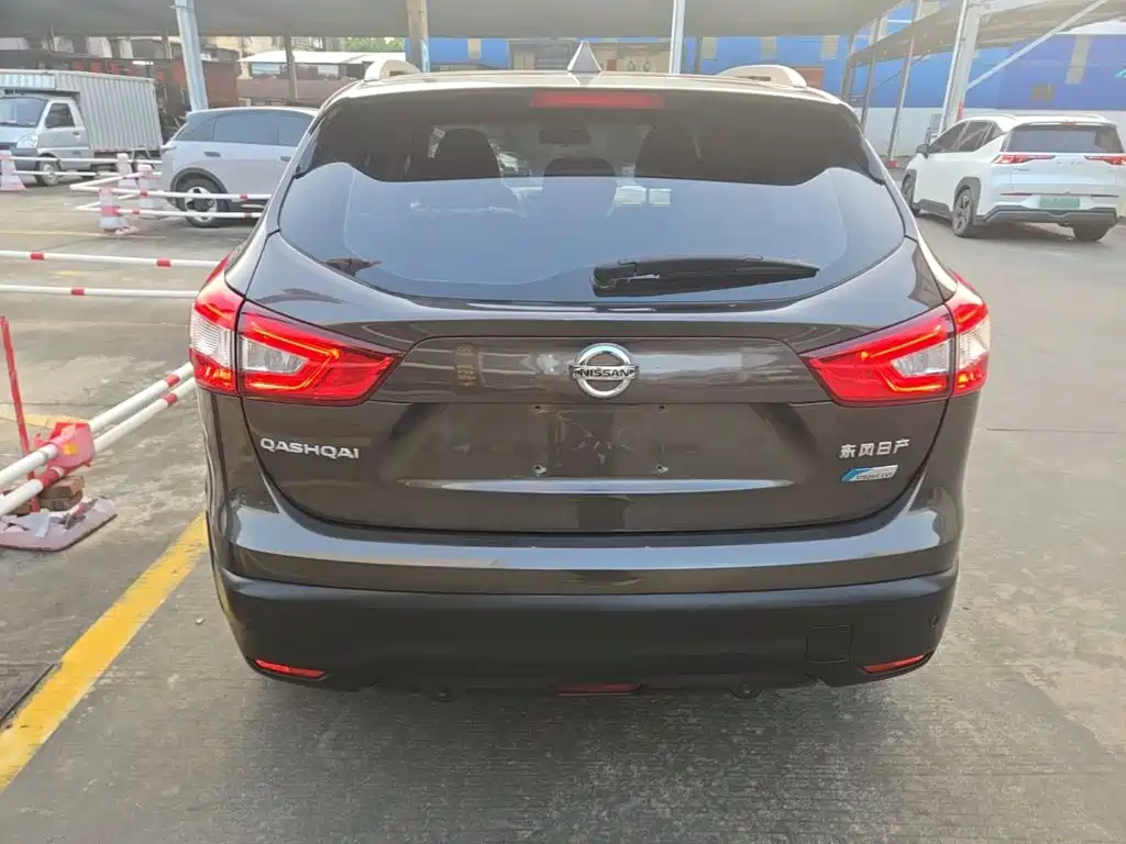 Nissan Qashqai — фото 6