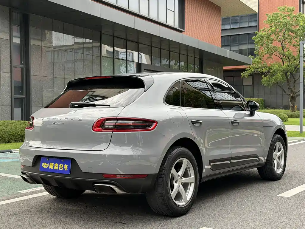 Porsche Macan — фото 17