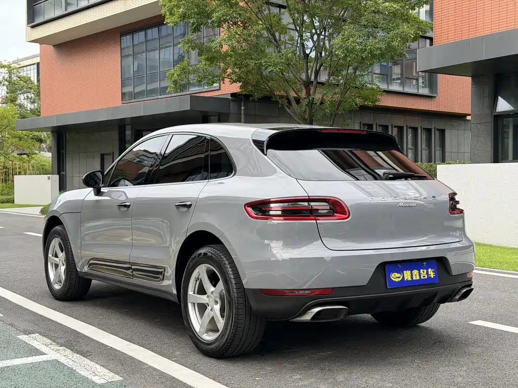 Porsche Macan — фото 19