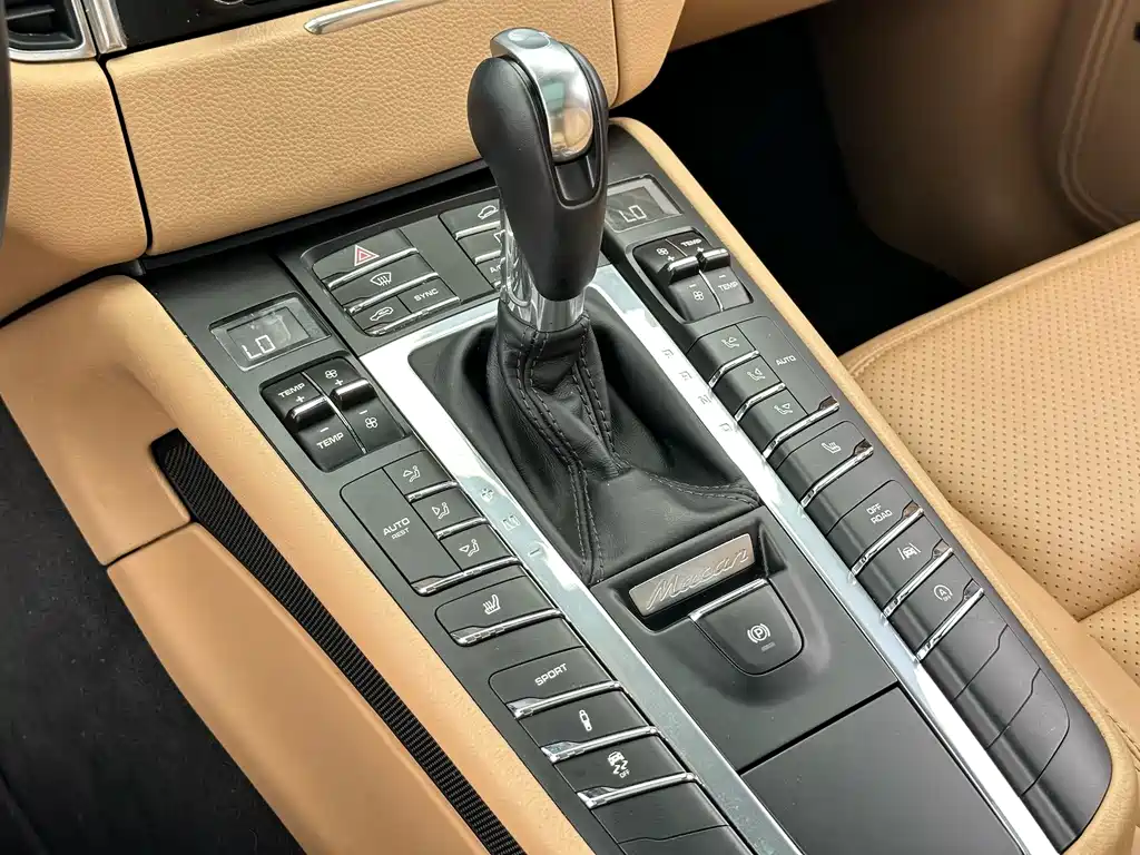 Porsche Macan — фото 19