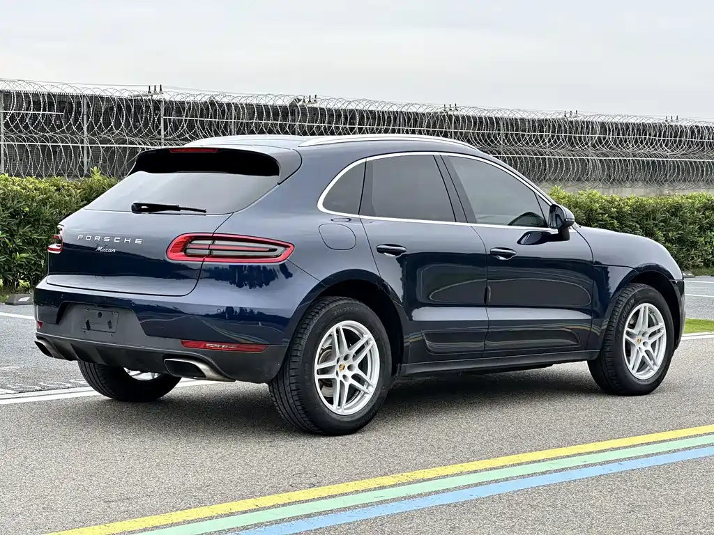 Porsche Macan — фото 8