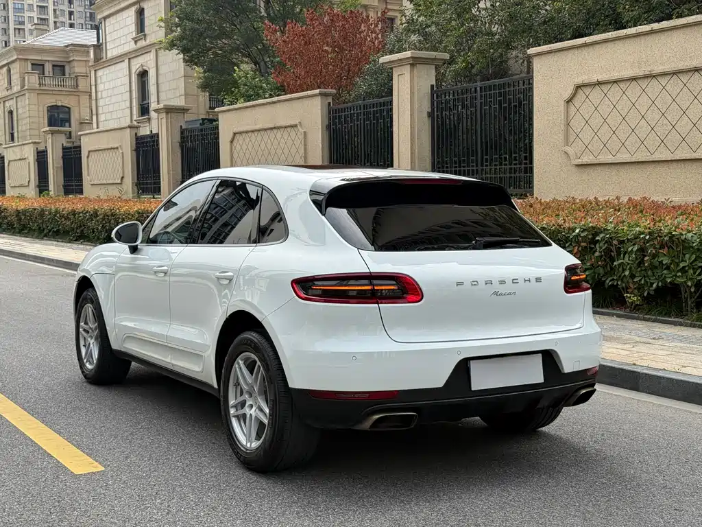 Porsche Macan — фото 7