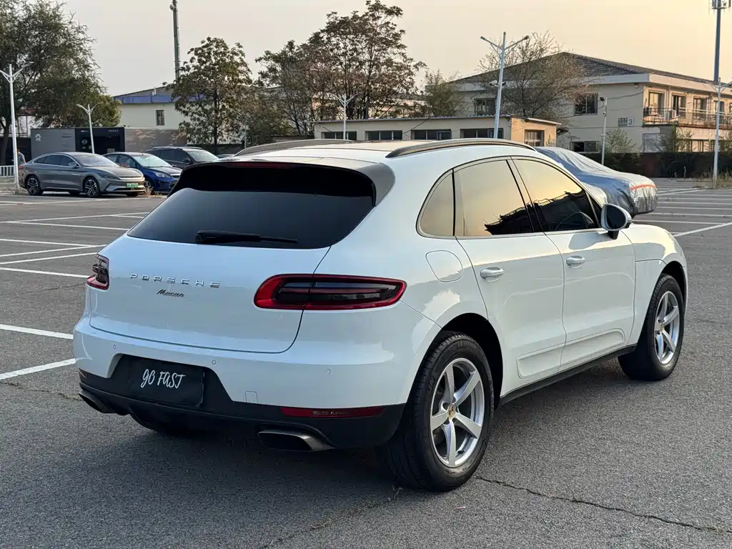Porsche Macan — фото 5