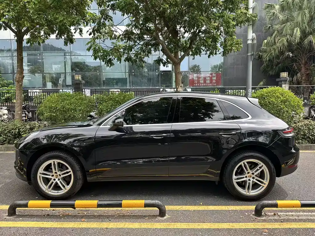 Porsche Macan — фото 11