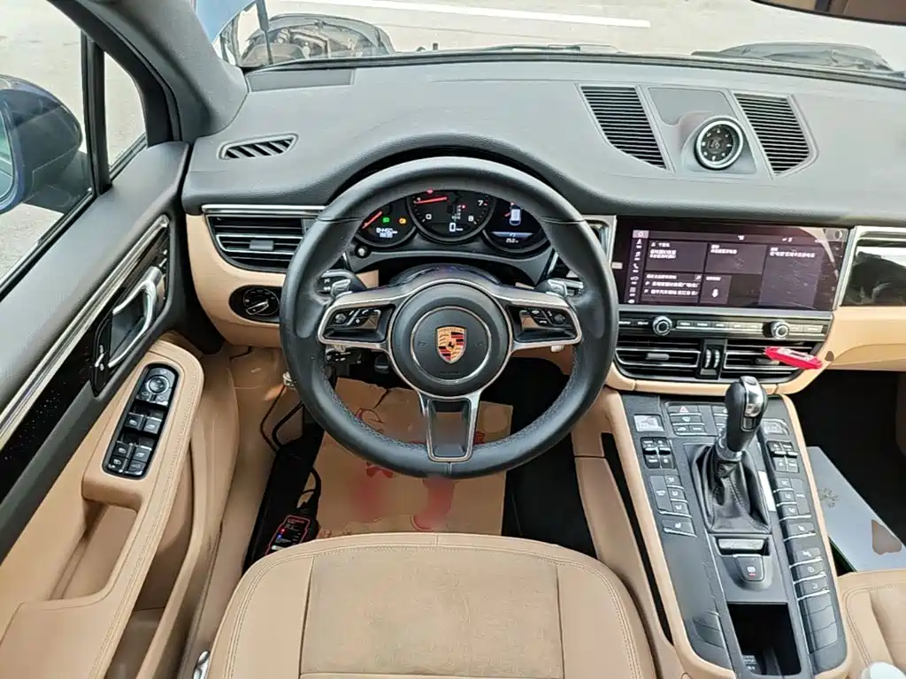 Porsche Macan — фото 11