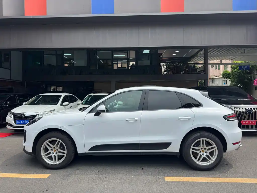 Porsche Macan — фото 3