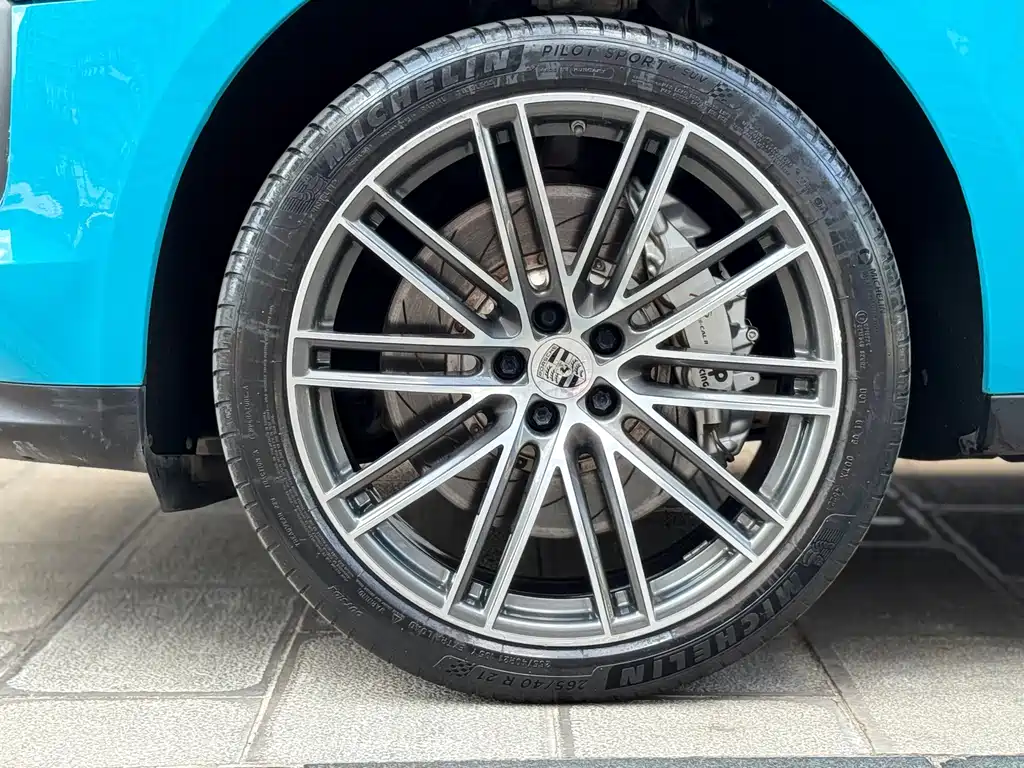 Porsche Macan — фото 36