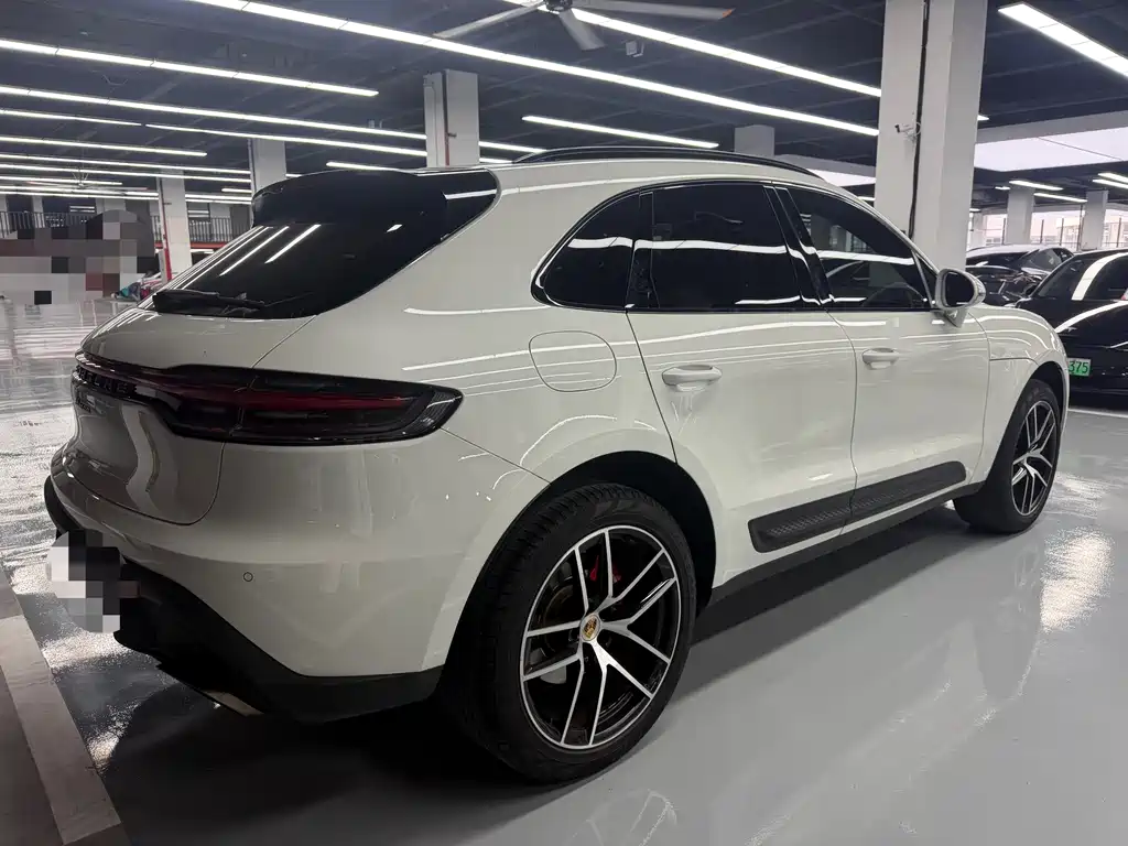 Porsche Macan — фото 17